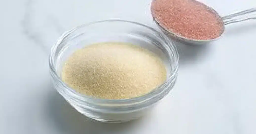 Types of gelatin in powdered form in a glass bowl