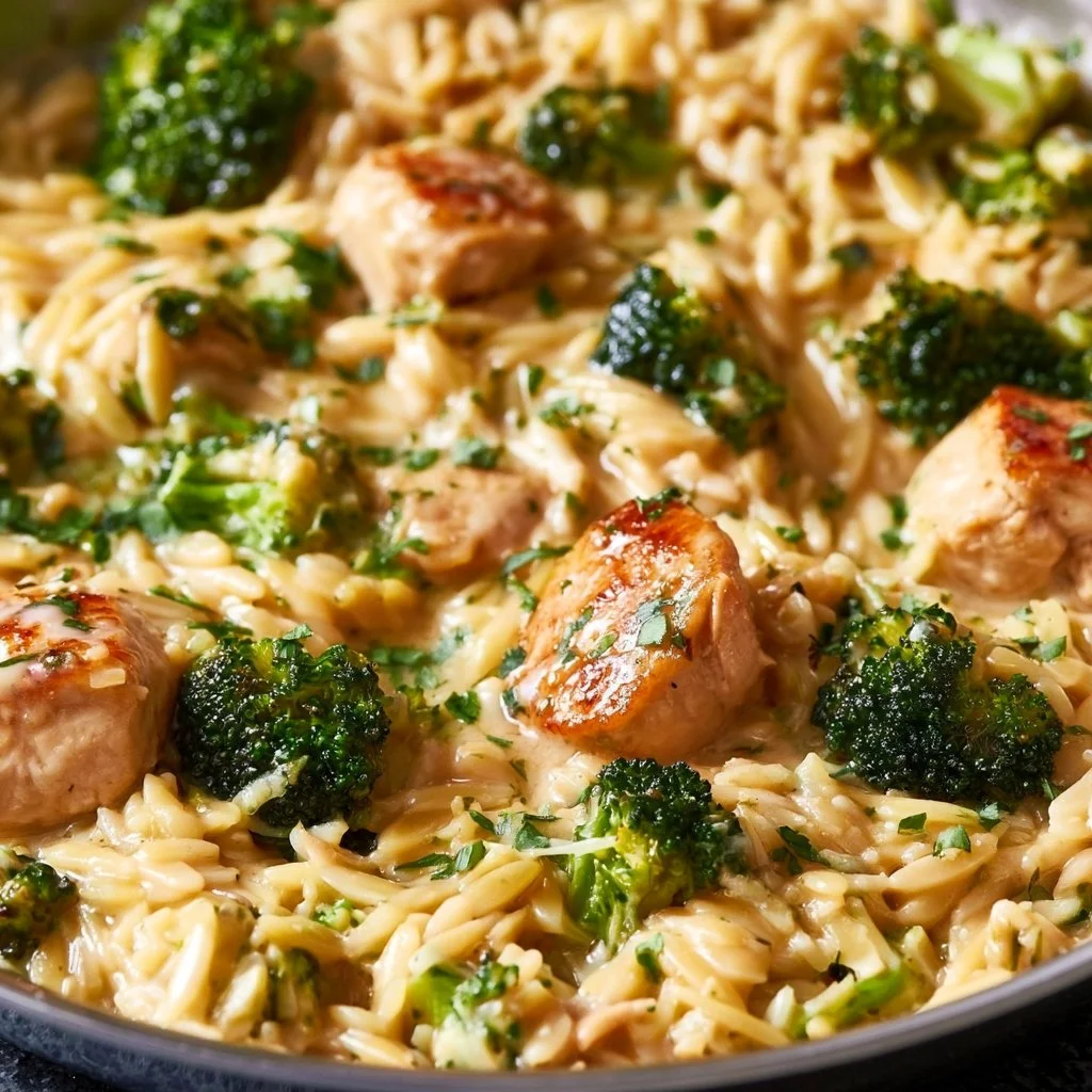 CREAMY & TASTY ONE POT BROCCOLI CHEESE ORZO